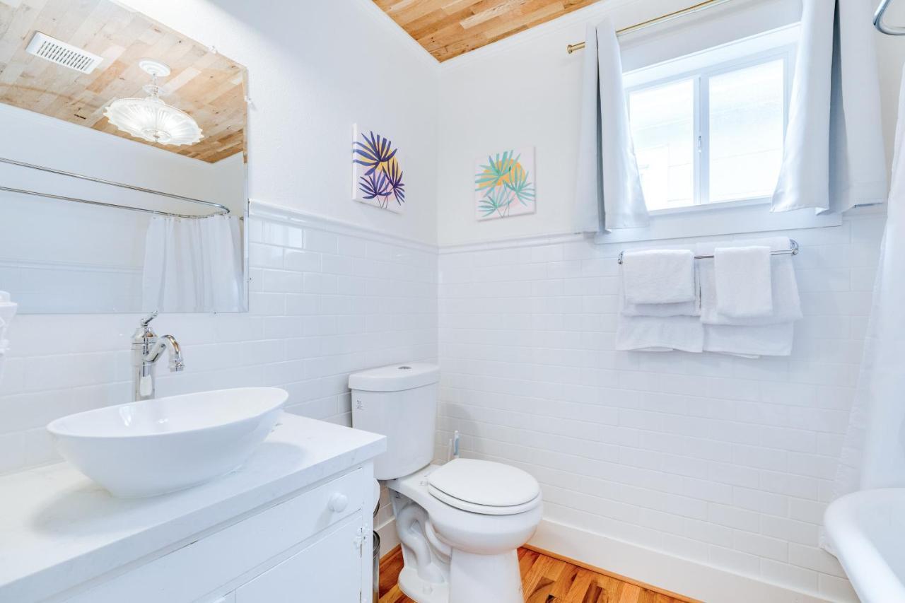 Barefoot Coastal Cottage Galveston Exterior photo